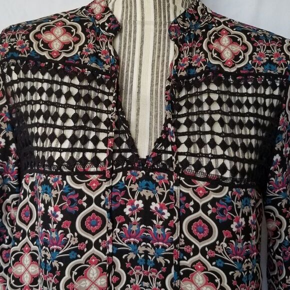 Like new! Romeo + Juliet Couture blouse - Picture 4 of 7